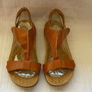 ATHLEFIT Women’s Tan Slingback T-Strap Sandals